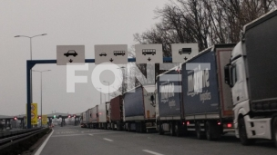 Kamioni čekaju pet sati